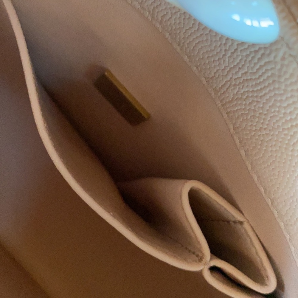 ⛔️SOLD ⛔️ EUC Auth. Chanel 21A flap bag w handle - light pink - Picture 9 of 12